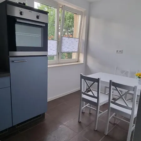 Mit 2 Schlafzimmern, Wlan Und Waschtrockner In Nahe Leuna, Leipzig