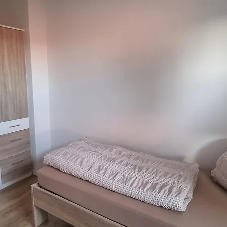 Апартаменты Moeblierte 3-zimmerwohnung In Nahe Leuna, Leipzig Mit Wlan Und Waschtrockner