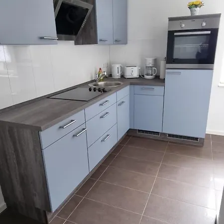 Moeblierte 3-zimmerwohnung In Nahe Leuna, Leipzig Mit Wlan Und Waschtrockner *