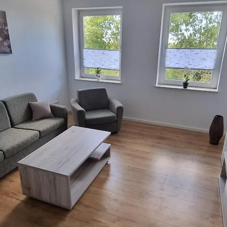 Moeblierte 3-zimmerwohnung In Nahe Leuna, Leipzig Mit Wlan Und Waschtrockner * Вайсенфельс