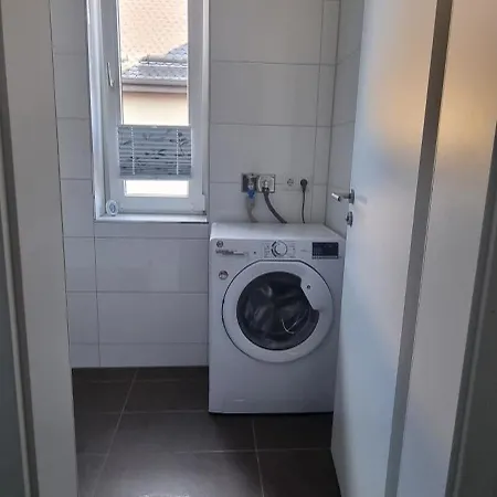 Mit 2 Schlafzimmern, Wlan Und Waschtrockner In Nahe Leuna, Leipzig Weißenfels